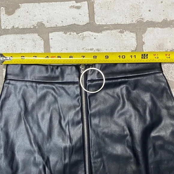 SHEIN Black Faux Leather Mini Skirt - Picture 6 of 6